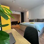 Home 12