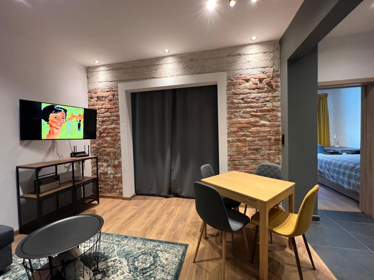 Apartemen 12 *